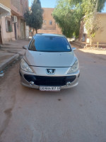 moyenne-berline-peugeot-307-2007-naama-algerie