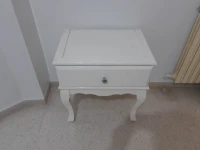 Vend deux tables de nuit
