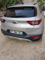 moyenne-berline-kia-stonic-2021-hybride-tebessa-algerie