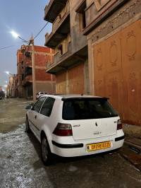 voitures-volkswagen-golf-4-2003-deuxportes-constantine-algerie