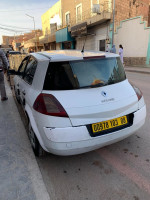 moyenne-berline-renault-megane-2-2003-bechar-algerie