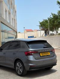 سيارات-skoda-fabia-2022-style-avec-toit-panoramique-بئر-خادم-الجزائر