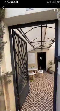 شقة-بيع-4-غرف-الجزائر-بئر-خادم