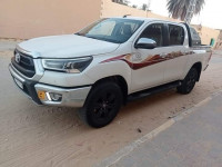 location-de-vehicules-hilux-4x4-avec-chauffeur-hassi-messaoud-ouargla-algerie