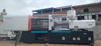 Machine d'injection plastique