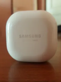 Galaxy buds live