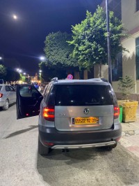 سيارات-skoda-yeti-2012-بوقرة-البليدة-الجزائر