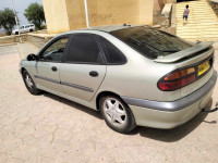 voitures-renault-laguna-1-1995-ouamri-medea-algerie