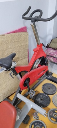 bancs-et-presses-de-musculation-velo-banc-multi-fonctions-incline-ghardaia-algerie