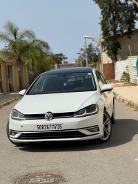 سيارات-volkswagen-golf-7-2017-carat-plus-بومرداس-الجزائر