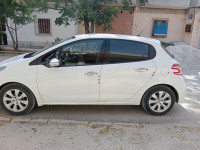 voitures-peugeot-208-2013-khenchela-algerie