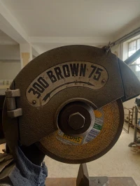Tronçonneuse brown 