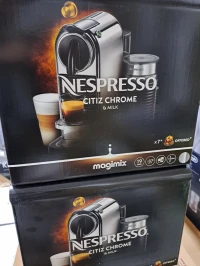 MACHINE À CAFÉ NESPRESSO CITIZ CHROME & MILK