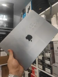 MacBook pro M2 max