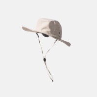 Chapeau de Trekking montagne TREK 500 anti UV gris et beige thumbnail 2