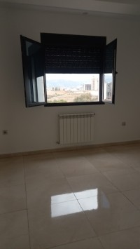 شقة-بيع-طابق-فيلا-4-غرف-البويرة-الجزائر