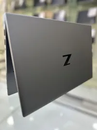 HP Z BOOK FIREFLY G8  CORE : i7- 1185G7  DISC : 512 GB  (SSD) RAM : 16 GB   
