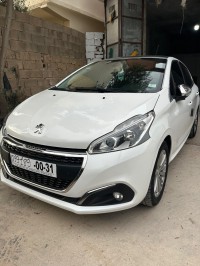 سيارات-peugeot-208-2018-allure-facelift-قالمة-الجزائر
