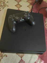 PS4 Slim Version 12.50 avec compte plein de jeux 