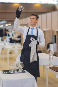 سياحة-و-تذوق-الطعام-serveur-qualifie-شراقة-الجزائر