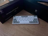 لوحة-المفاتيح-الفأرة-clavier-fiora-f61-wg-بابا-حسن-الجزائر