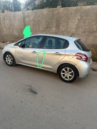 سيارات-peugeot-208-2014-الجزائر-وسط