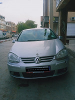 moyenne-berline-volkswagen-golf-5-2005-carat-salah-bey-setif-algerie