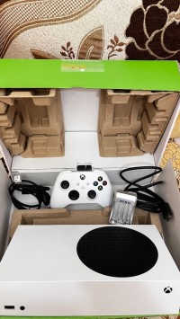 أجهزة-ألعاب-الفيديو-xbox-series-s-512-gb-1-mois-game-pass-avec-garantie-ans-magasin-carrefour-أرزيو-وهران-الجزائر