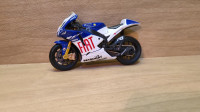 jouets-moto-miniature-maisto-yamaha-yzr-m1-fiat-motogp-46-valentino-rossi-world-champion-2009-staoueli-alger-algerie