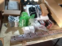 Lot de pieces CNC (moteurs pas a pas, guidage,controleurs,...)