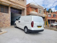 السيارات-النفعية-hyundai-h1-2011-tole-شميني-بجاية-الجزائر
