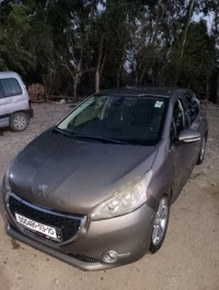 سيارات-peugeot-208-2013-البويرة-الجزائر