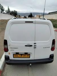 السيارات-النفعية-peugeot-partner-2015-b9-باتنة-الجزائر