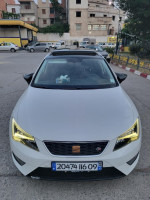 moyenne-berline-seat-leon-2016-fr15-blida-algerie