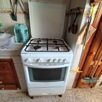 موقد-المطبخ-cuisiniere-ariston-4-feux-بئر-خادم-الجزائر