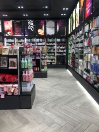 تجارة-و-مبيعات-vendeuse-دالي-ابراهيم-الجزائر