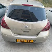 Nissan Tiida 5 portes 2010 Tiida 5 portes