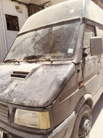 fourgon-iveco-1995-sidi-bel-abbes-algerie