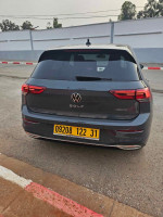 voitures-volkswagen-golf-8-2022-oran-algerie