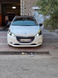 voitures-peugeot-208-2014-allure-ain-mlila-oum-el-bouaghi-algerie