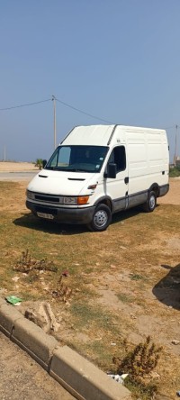 عربة-نقل-iveco-daily-2001-برج-الكيفان-الجزائر