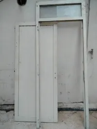 Porte en aluminium 