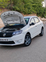 voitures-dacia-sandero-2015-el-harrach-alger-algerie