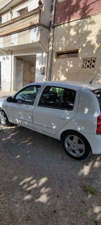 سيارات-renault-clio-campus-2014-bye-أم-البواقي-الجزائر