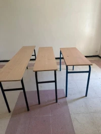 Tables et chaises scolaire