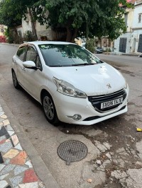 سيارات-peugeot-208-2014-allure-الكاليتوس-الجزائر
