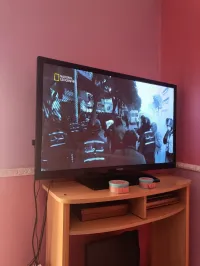 Tele samsung 43p simple avec+  tv box CLE MI TV STICK تيلي سامسونغ فيها خط ما يجينيش