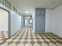 شقة-كراء-5-غرف-وهران-الجزائر