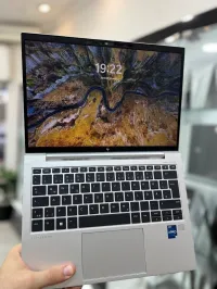 HP EliteBook 830 G10 Tactile - i5 1335U - 32Gb Ram - 256GB SSD - Intel Iris Xe Graphics 