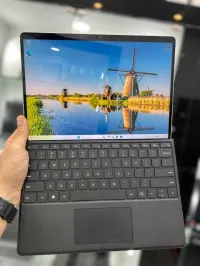 Microsoft Surface Pro 8 - i5 1145G7 - 8Gb Ram - 256Gb SSD - Intel Iris Xe Graphics 